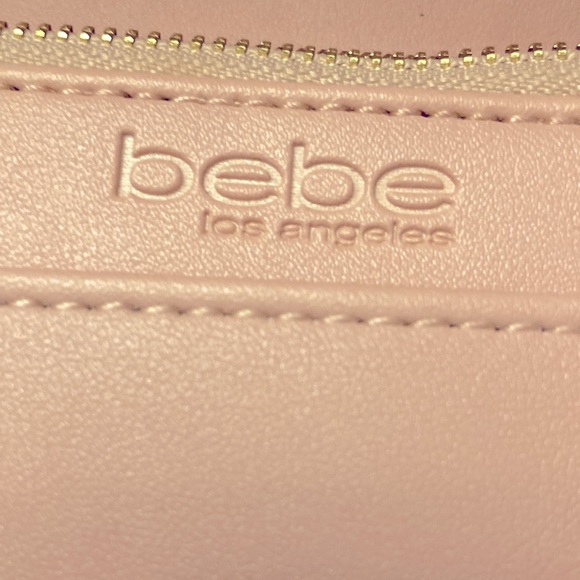 BEBE LIGHT PINK CROSSBODY. Pink rope like material throughout strap.Quilted.NWOT - Picture 5 of 9